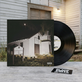 BVRS con entorno de capilla de madera blanca y vinilo negro