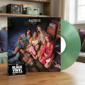 BVRS de KATSEYE Soft Is Strong con vinilo verde y tarjeta oficial