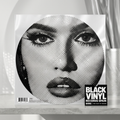 BVRS de Sienna Spiro Picture Disc con ambiente editorial blanco y plata