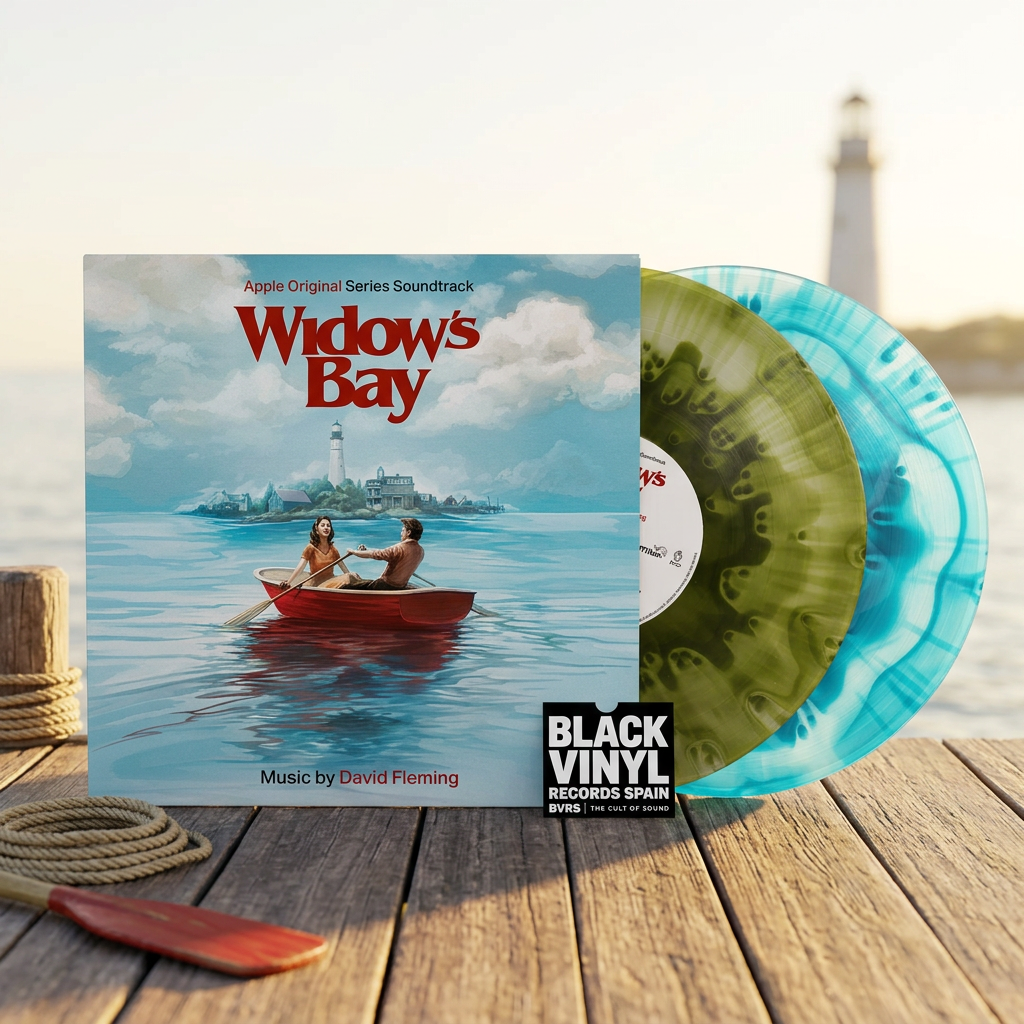 BVRS de Widow’s Bay con los dos vinilos en una escena inspirada en el muelle y el faro