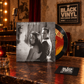 Walk the Line en una escena de camerino vintage con cartel y tarjeta de Black Vinyl Records Spain