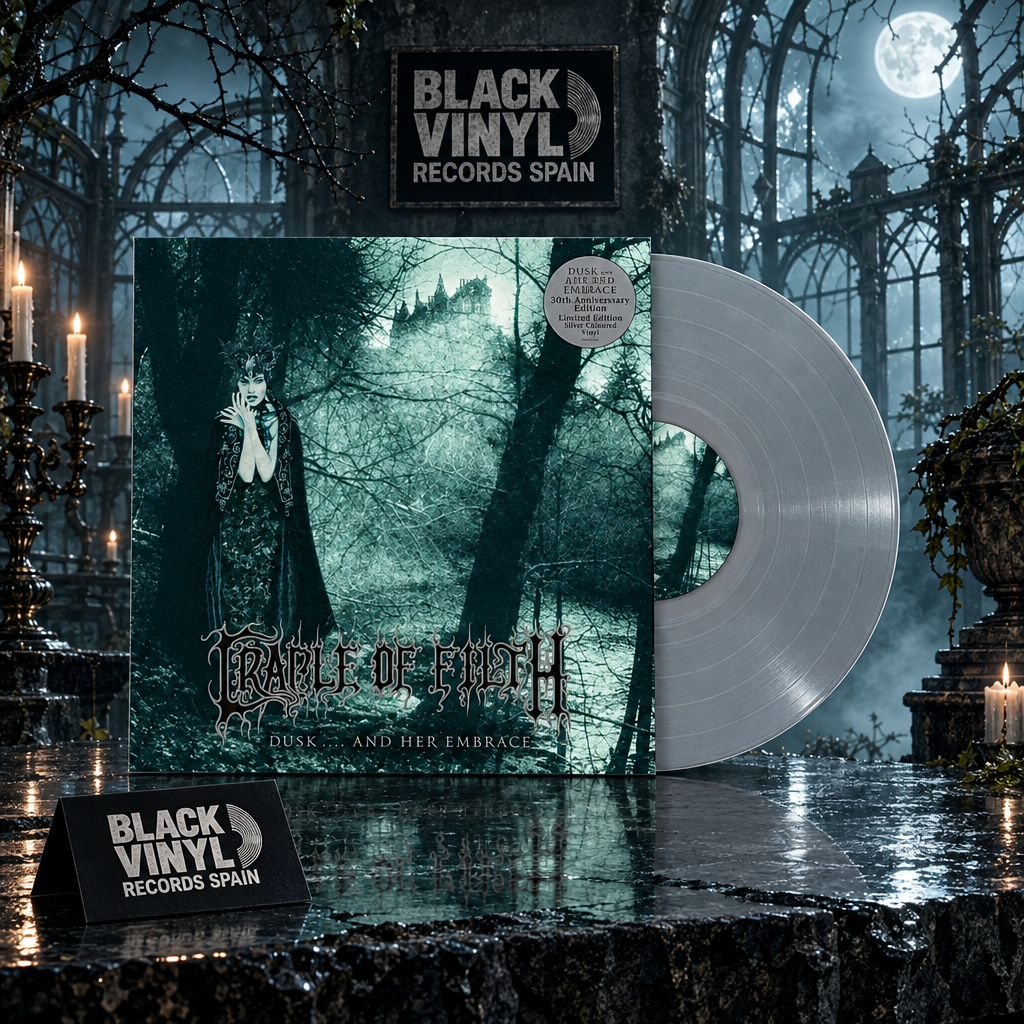 Dusk and Her Embrace de Cradle of Filth en vinilo gris, escena BVRS de invernadero nocturno