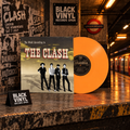 Portada de The World According to The Clash con vinilo naranja en escena BVRS