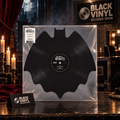 Vinilo negro con forma de murciélago de The Pretty Reckless en escena teatral oscura