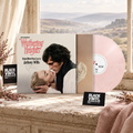 Wuthering Heights, escena editorial BVRS con vinilo rosa pálido