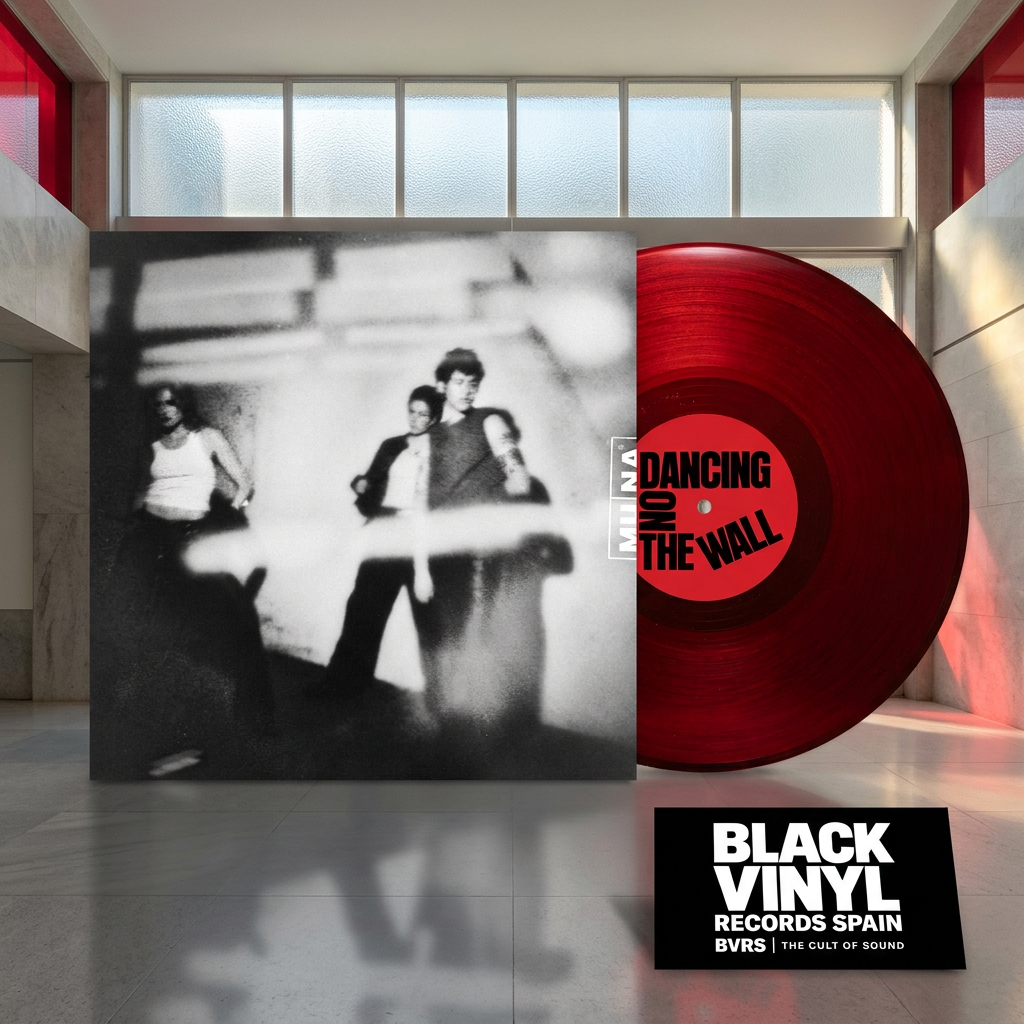 MUNA Dancing On The Wall Clear Red Vinyl en escena BVRS con portada delante y vinilo rojo detrás a la derecha