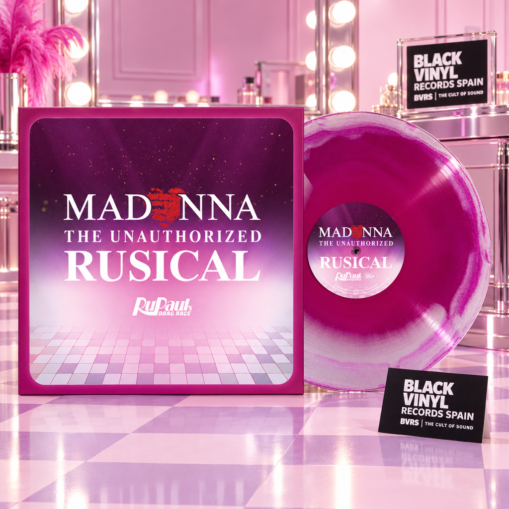 Madonna The Unauthorized Rusical, escena editorial BVRS con vinilo rosa y transparente y fondo de camerino