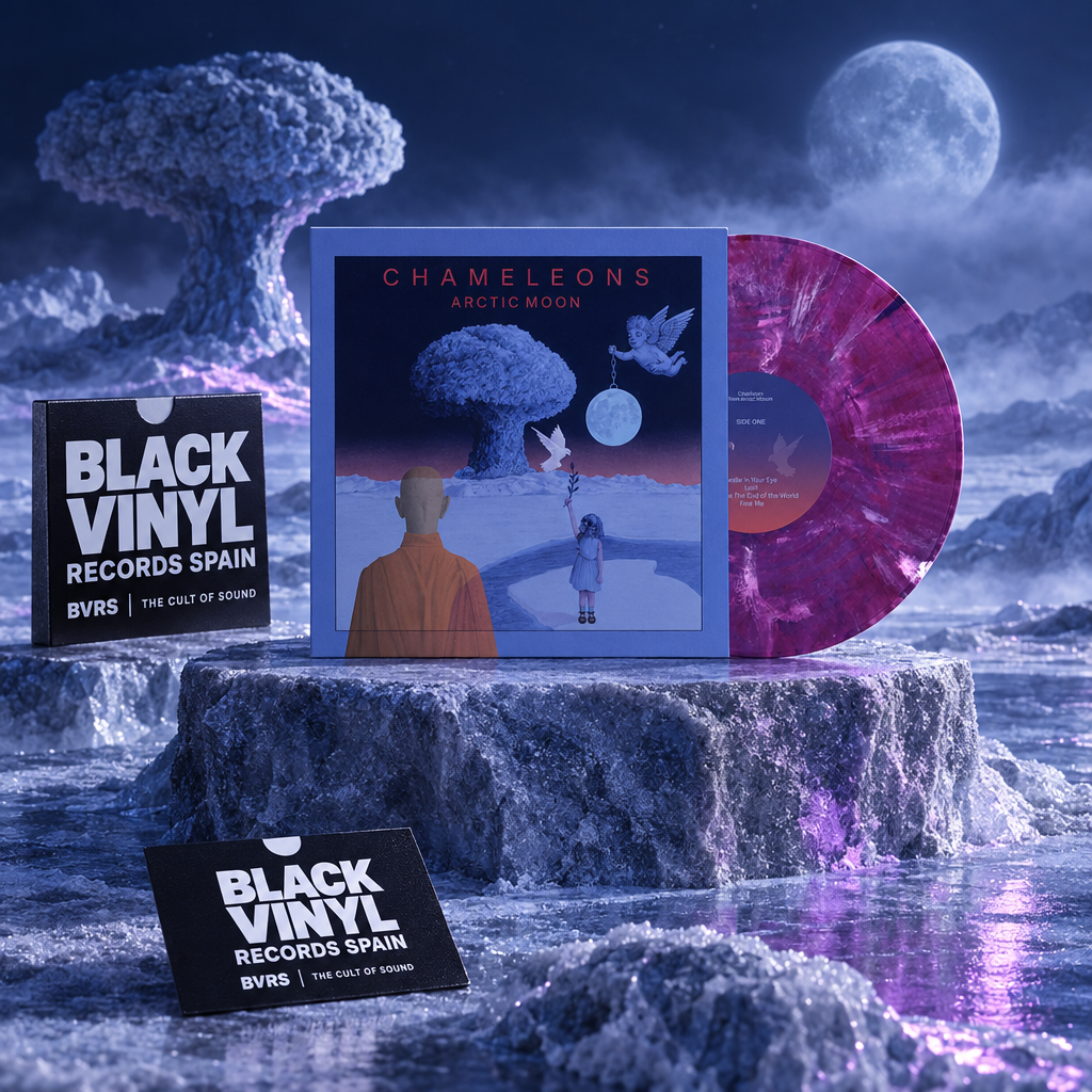Chameleons Arctic Moon con vinilo violeta en un paisaje lunar ártico y carteles de Black Vinyl Records Spain